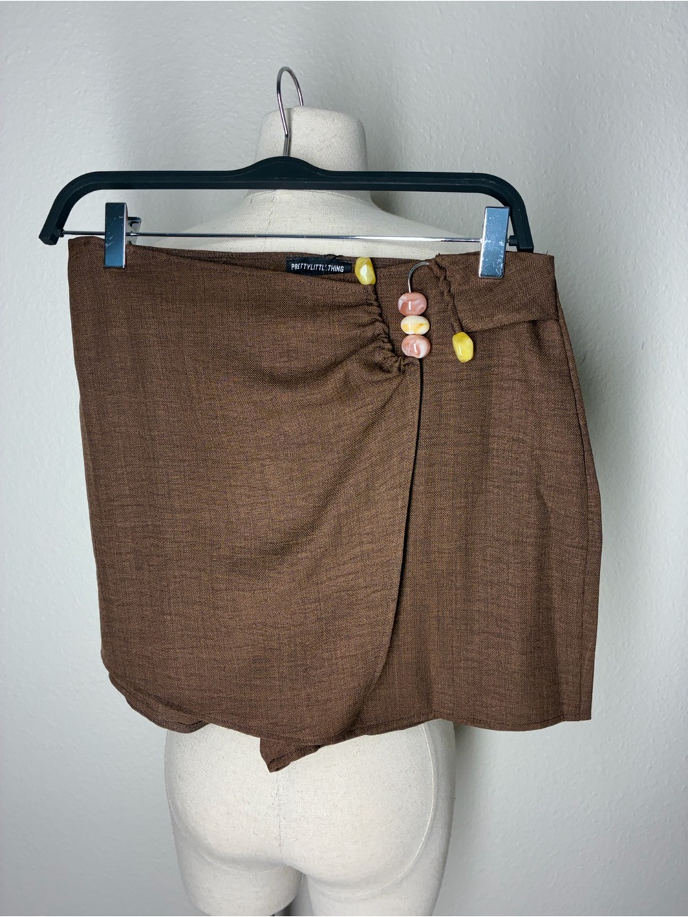 NWT PrettyLittleThing Brown Wrap Skort with Colorful Bead Accents, size 4